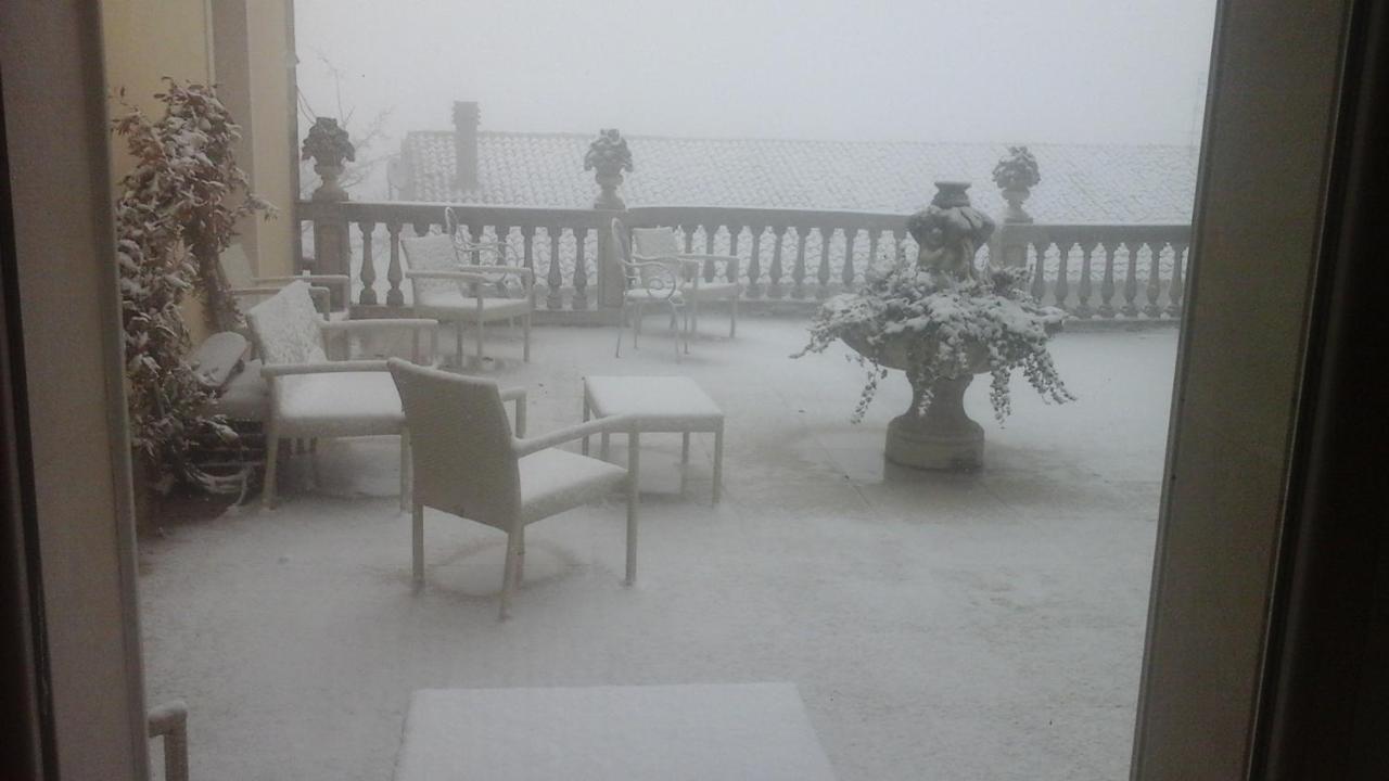Villa Di Miscio Sant'Agata di Puglia Exteriör bild